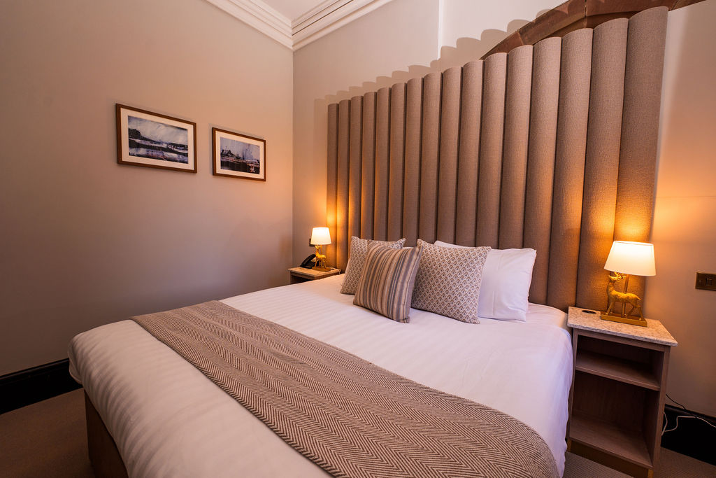 Dinner, Bed & Breakfast – 2010 Brasserie (Fri & Sat)